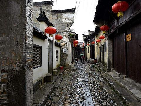 跳动的旋转球